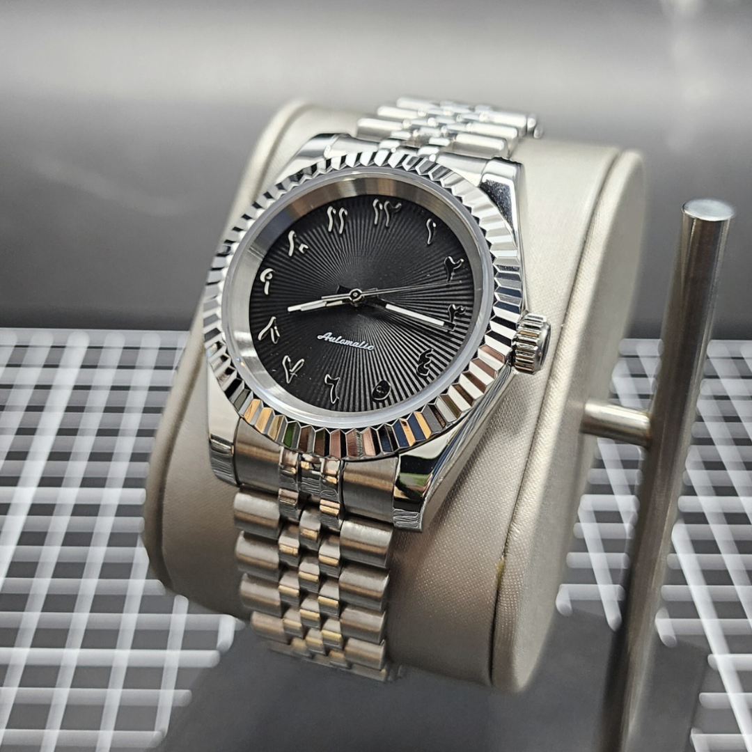 SEIKJUST BLACK SUNBURST ARABIC 39MM