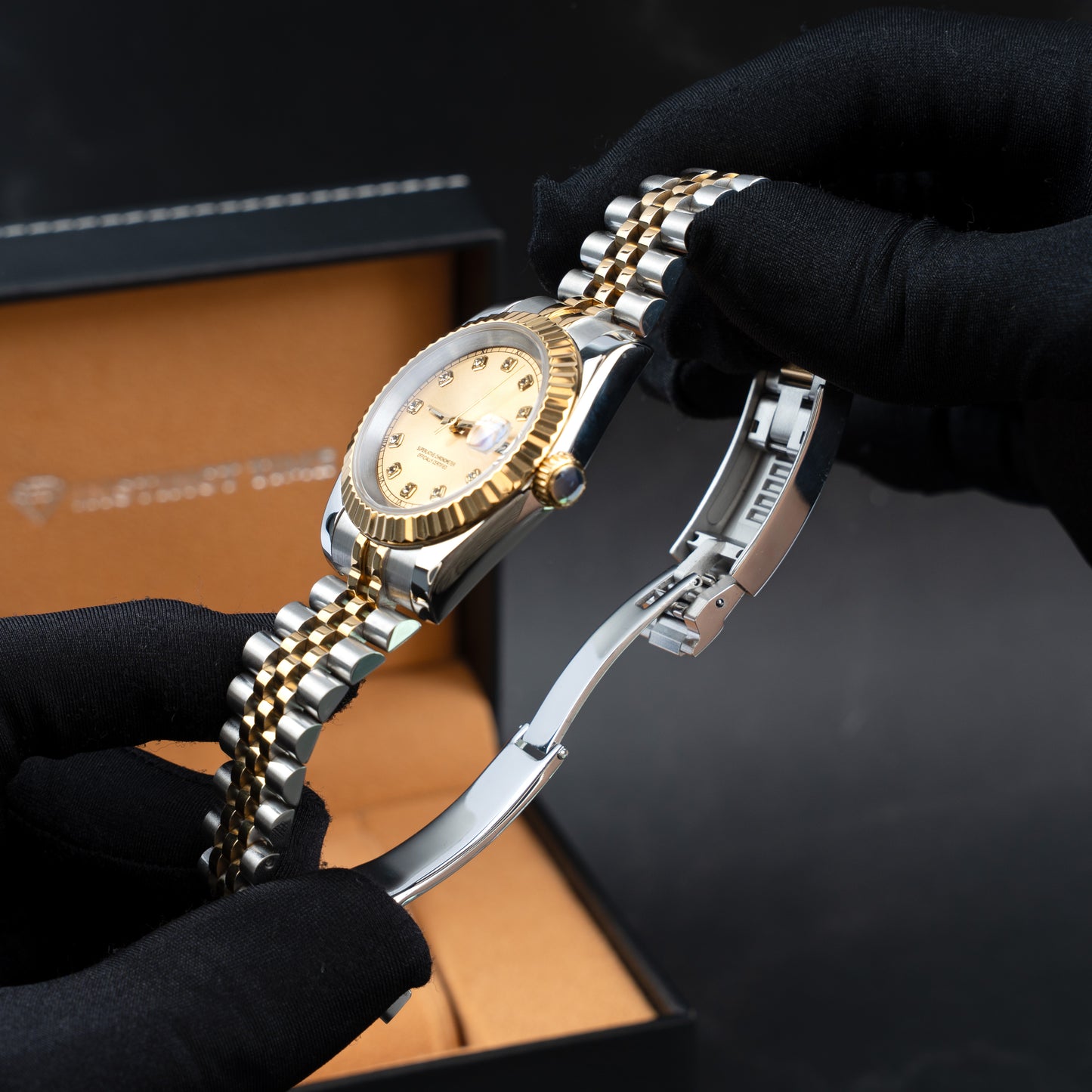 SEIKJUST 39mm GOLD DIAMOND DIAL