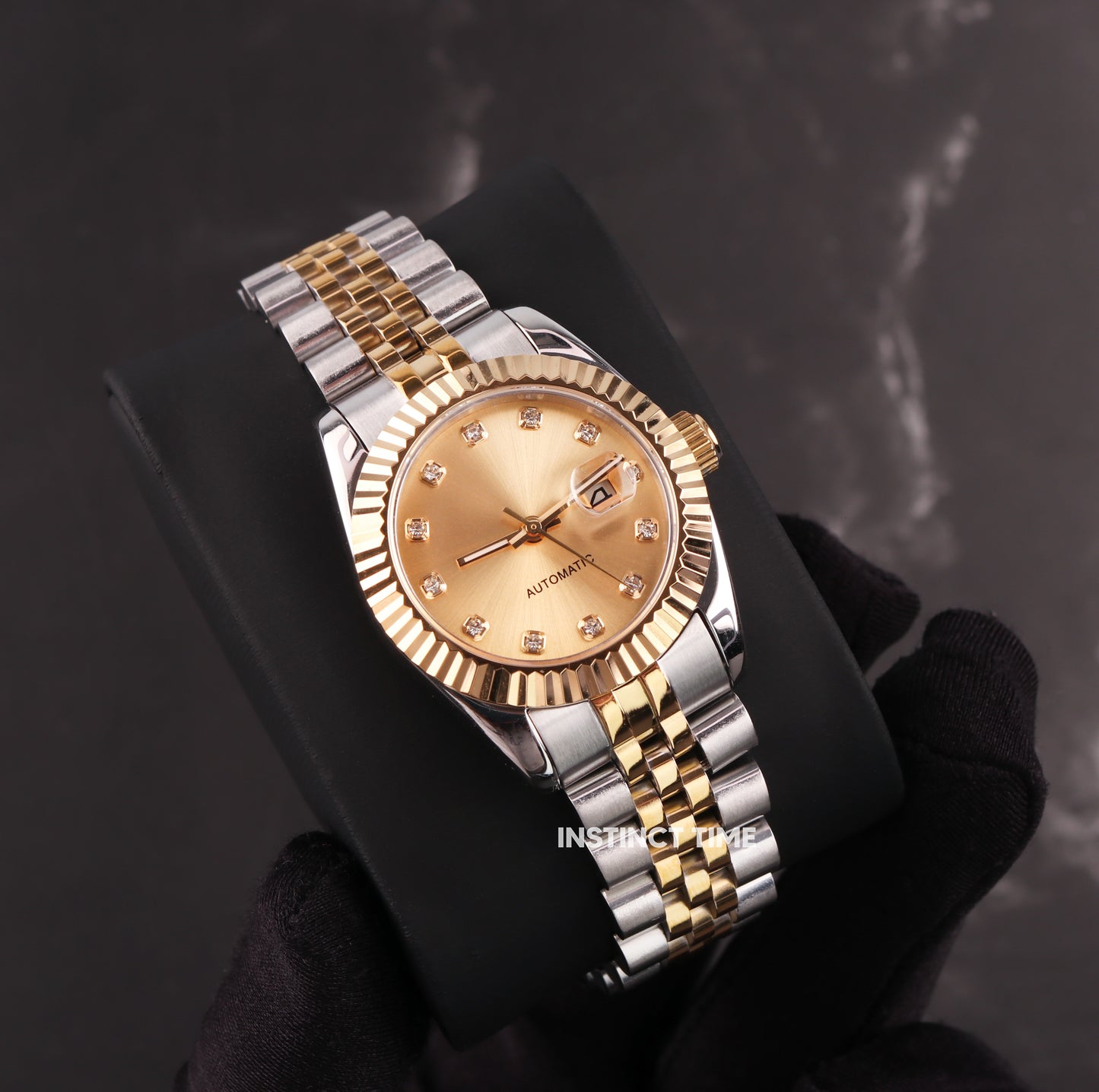 SEIKJUST GOLD DIAMOND DIAL 31mm