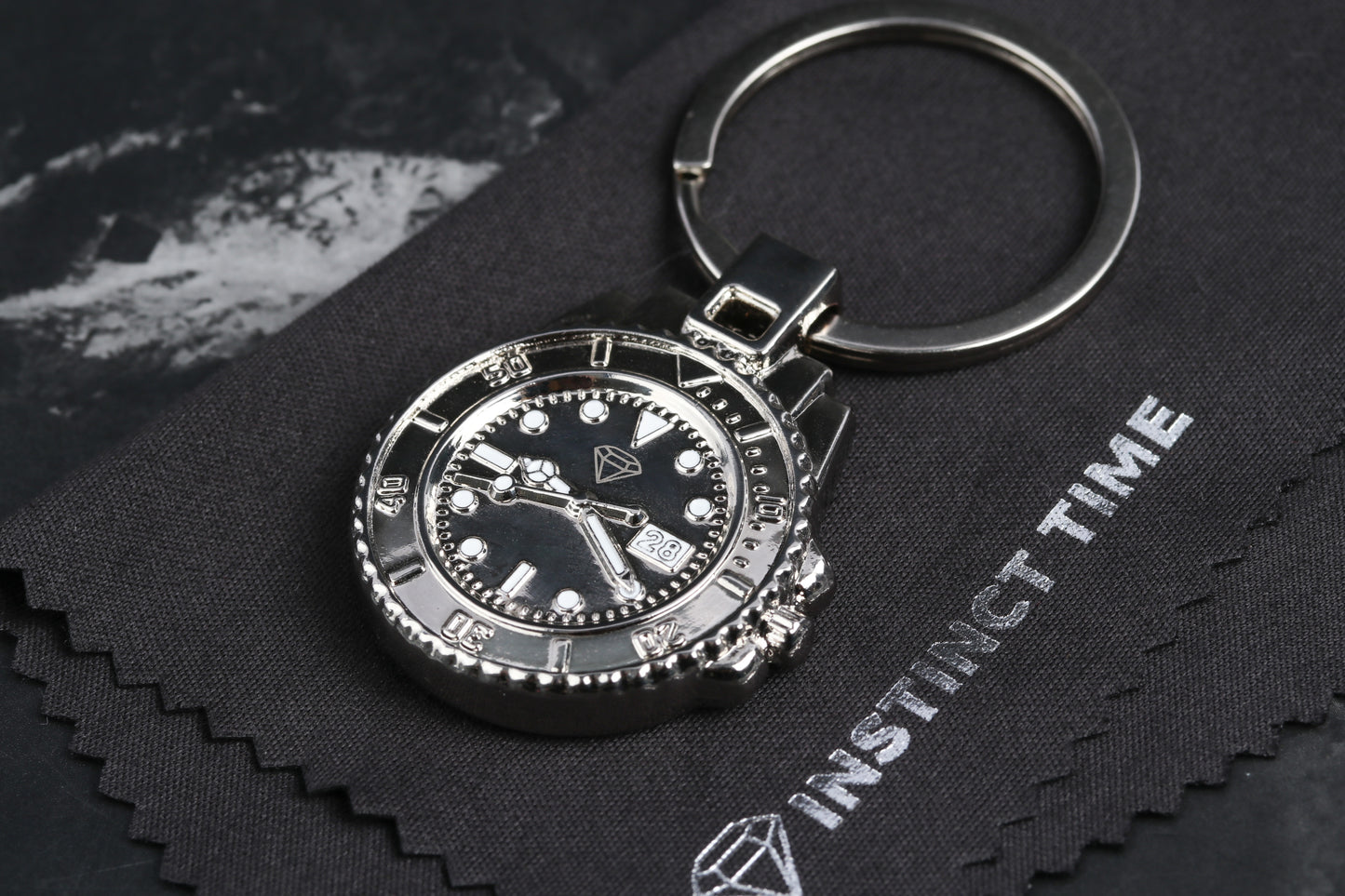Limited-Edition SeikoMariner Keychain